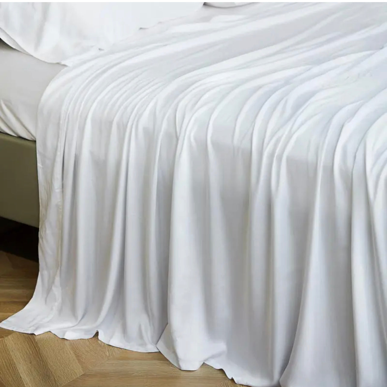 Mastering Hotel Bed-Making: The Atluxe Way